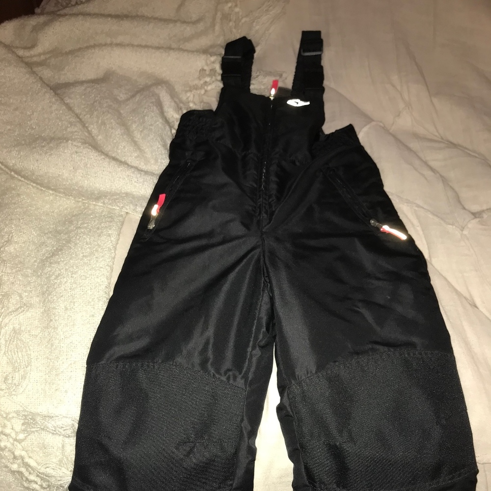 girls snow bib super warm and good for snow days